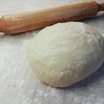 Proč válet těsto jedním směrem: jak fyzika ovlivňuje strukturu pečiva proc-valet-testo-jednim-smerem-jak-fyzika-ovlivnuje-strukturu-peciva.jpg